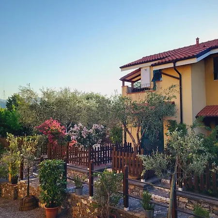 Salvia E Rosmarino - In Liguria Вилланова-д'Альбенга