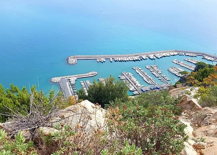 Salvia E Rosmarino - In Liguria 3*