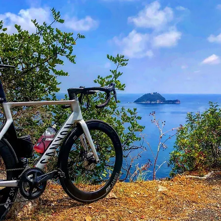 Salvia E Rosmarino - In Liguria بيت ضيافة 3*