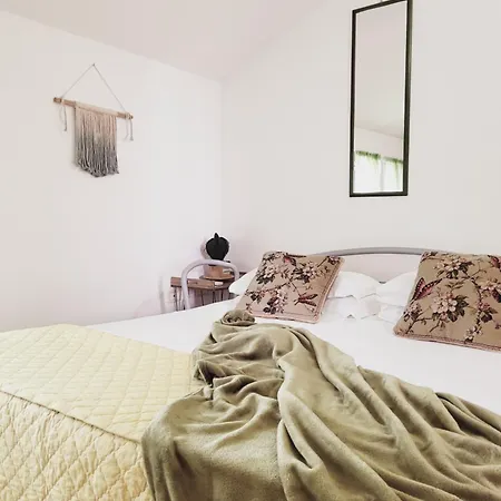 Salvia E Rosmarino - In Liguria بيت ضيافة فيلانويفا دي ألبينجا